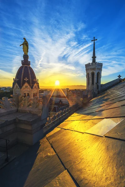 大聖堂の上に夕日 — ストック写真