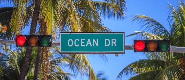 Street sign of street Ocean Drive — Stock Photo, Image
