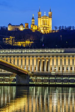 lyon Saone nehirde gece