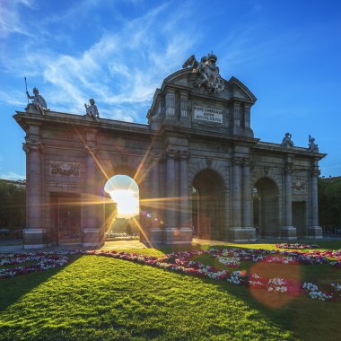 ünlü puerta de alcala