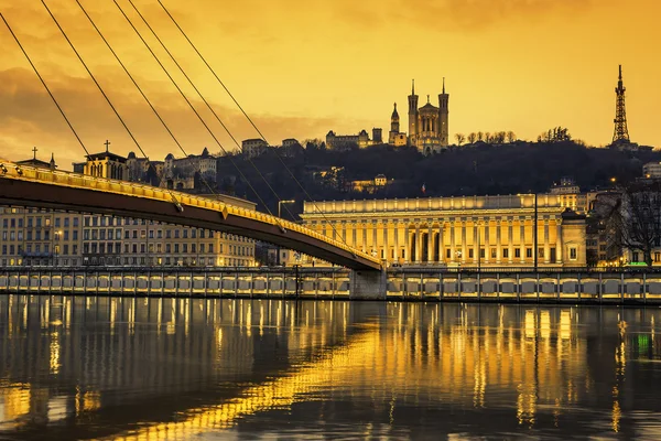 Visa saone-floden på lyon vid solnedgången — Stockfoto