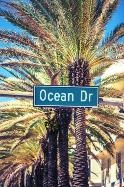 Ocean drive sokak tabelası