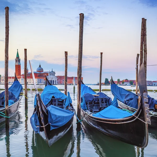 Gondolas in the Grand Canal at sunset — Stock Photo, Image