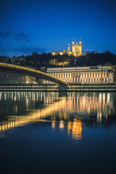 Widok rzeki saone w Lyonie przez noc — Zdjęcie stockowe