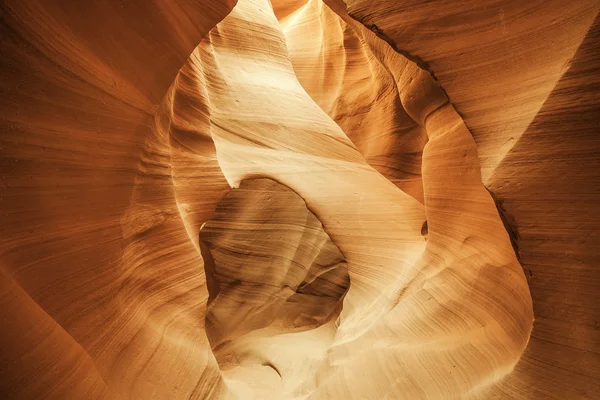 Oblouk v slavné antelope canyon — Stock fotografie