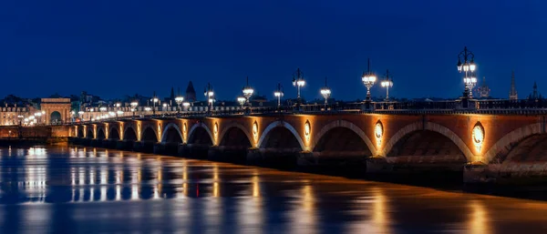 Πανοραμική Θέα Της Πέτρινης Γέφυρας Νύχτα Στο Μπορντό Γαλλία — Φωτογραφία Αρχείου