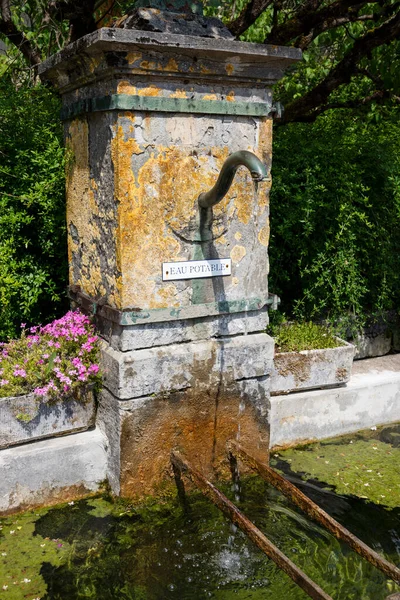 Fontaine Célèbre Près Cascade Des Tufs France Europe — Photo