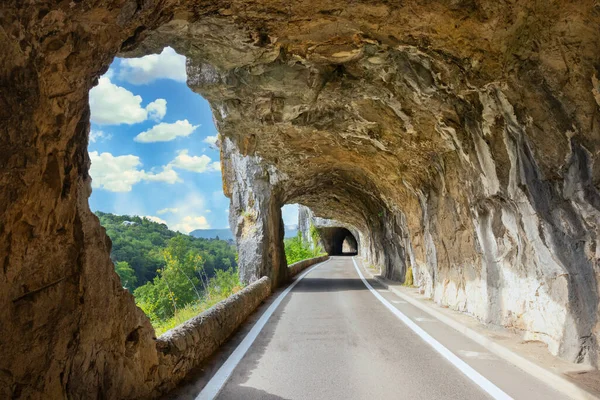 Famosa Carretera Con Arco Roca Llamada Profile Ruoms Ruoms Francia — Foto de Stock