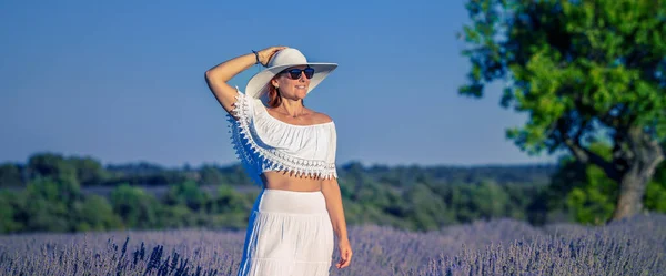 Beautiful Woman Lavender Field Valensole France — Fotografia de Stock