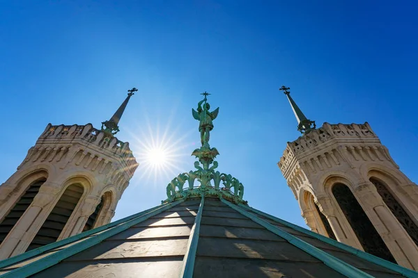 View Saint Michel Statue Top Notre Dame Fourviere Basilica Lyon — Fotografia de Stock