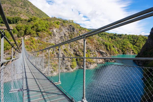 Vista Sobre Ponte Pedonal Himalaia Que Atravessa Drac Perto Lago — Fotografia de Stock