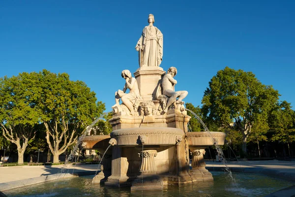 Veduta Della Famosa Fontana Mattino Nimes Francia — Foto Stock