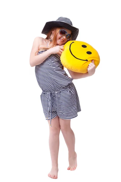 Bela menina da escola idade elementar jovem com grande sorriso amarelo — Fotografia de Stock