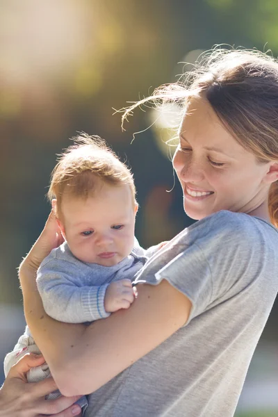 Mutter und ihr Kind — Stockfoto