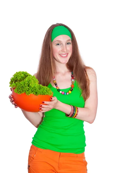Усміхнена жінка тримає здорову салатну їжу, над білим — стокове фото