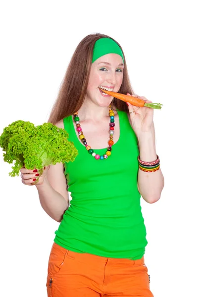 Portret van vrolijke vrouw eten wortelen, geïsoleerd over witte b — Stockfoto