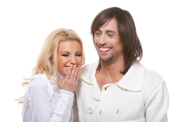 Vackra unga lyckliga paret — Stockfoto