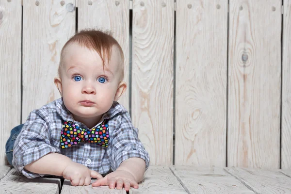 Stijlvolle grappige kleine jongen — Stockfoto