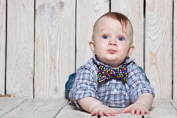 Stijlvolle grappige kleine jongen — Stockfoto