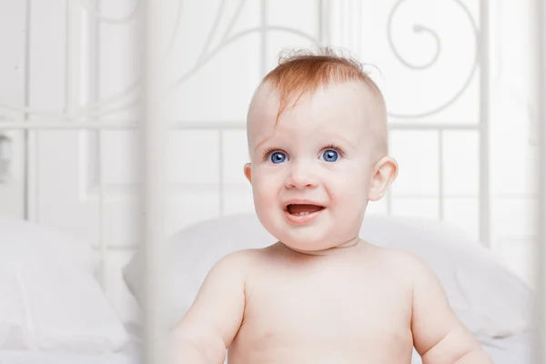 Pequeno menino bonito — Fotografia de Stock