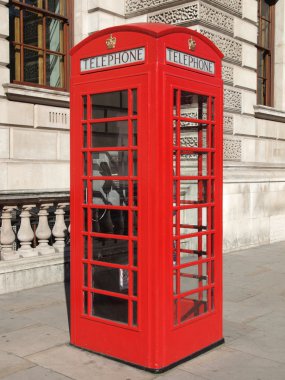 Londra telefon kulübesi