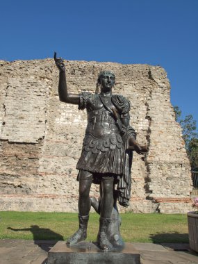İmparator Trajan'ın heykeli