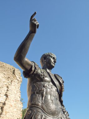 İmparator Trajan'ın heykeli