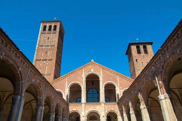 Sant ambrogio 教堂米兰 — 图库照片