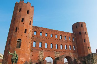 Torri palatine, Torino
