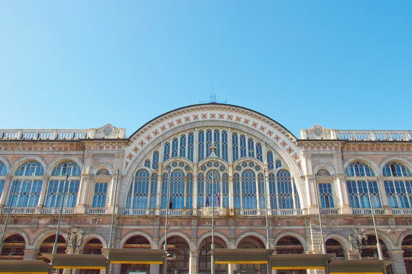 トリノ ・ ポルタ ・ ヌオーヴァ駅 — ストック写真