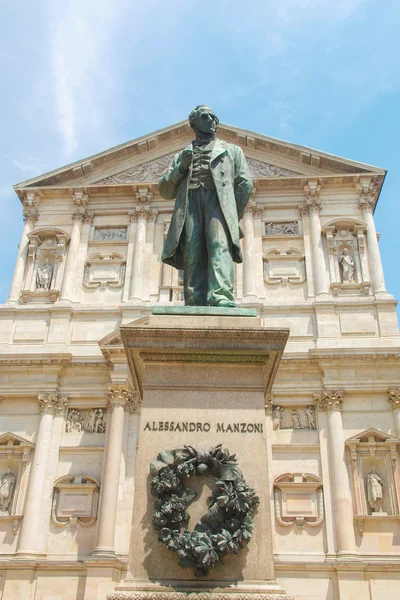 Manzoni szobor, Milánó — Stock Fotó