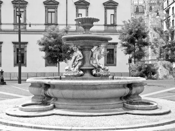 Piermarini brunnen, Mailand — Stockfoto