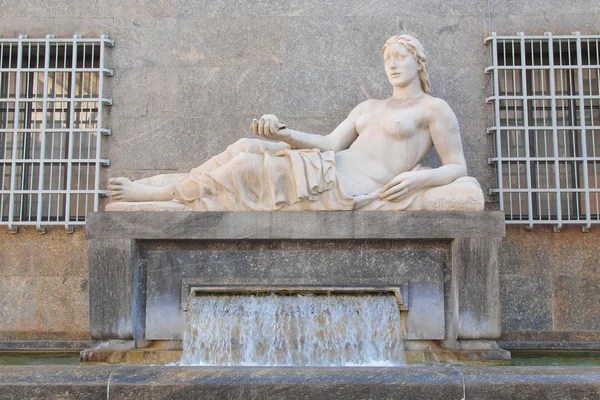 Статуя Доры — стоковое фото