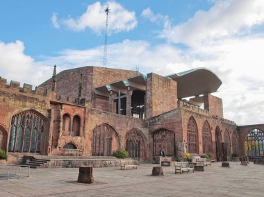 Coventry Katedrali Harabeleri