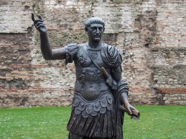 Estátua do Imperador Trajano — Fotografia de Stock
