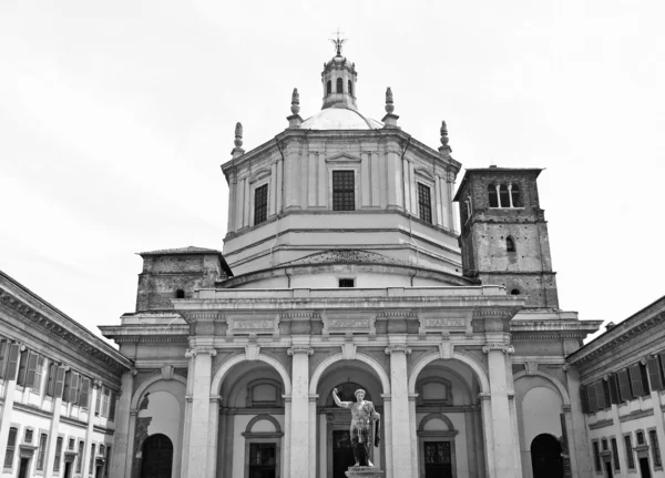 サン ・ ロレンツォ教会、ミラノ — ストック写真