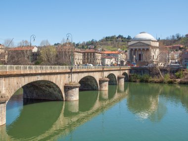 nehir po turin