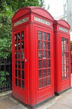 Londra telefon kulübesi