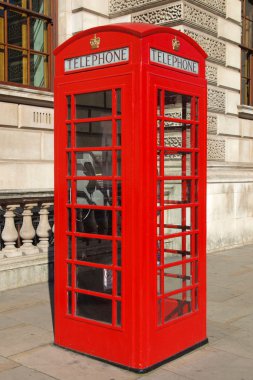 Londra telefon kulübesi