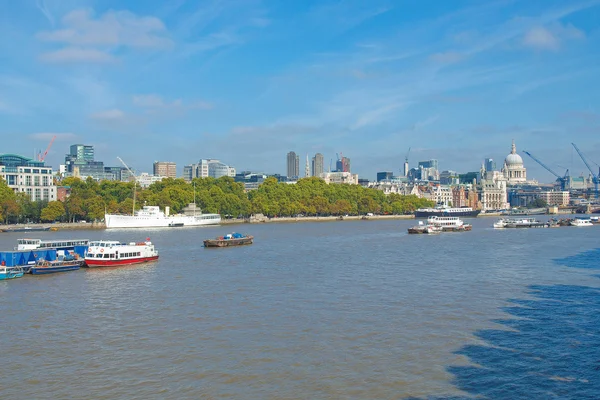 Rio Tâmisa em Londres — Fotografia de Stock