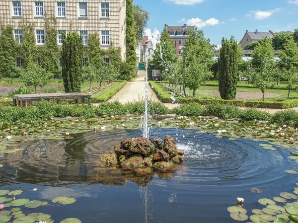 在达姆施塔特王子格奥尔格 · 花园 — 图库照片