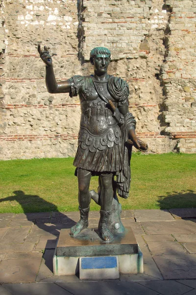 Kaiser Trajan Statue — Stockfoto