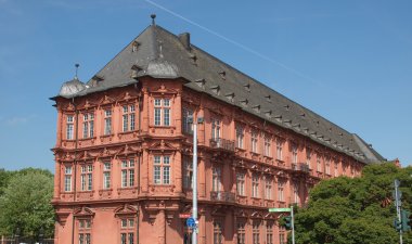 gerekçelendirilmesi germanisches zentralmuseum mainz