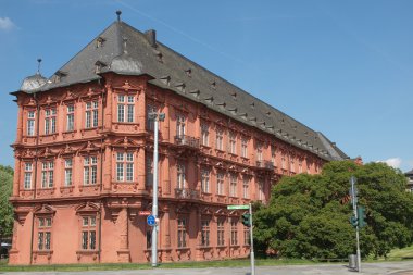 gerekçelendirilmesi germanisches zentralmuseum mainz