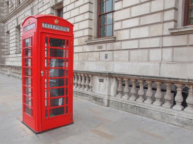 Londra telefon kulübesi