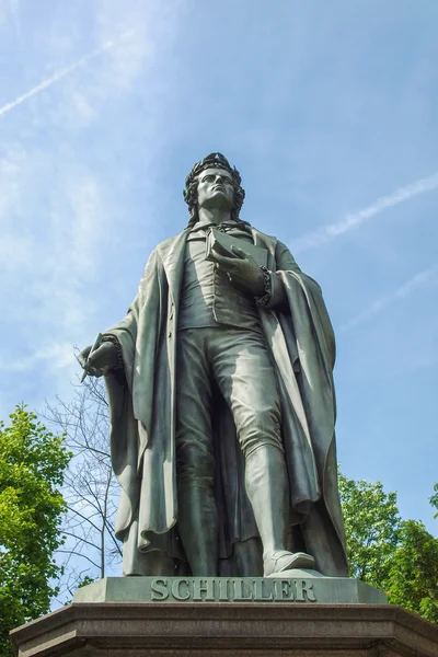 Estátua de Schiller em Frankfurt — Fotografia de Stock