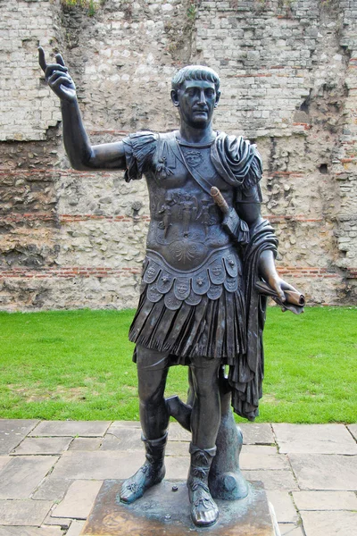 Kaiser Trajan Statue — Stockfoto