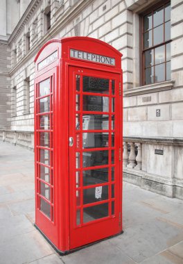 Londra telefon kulübesi