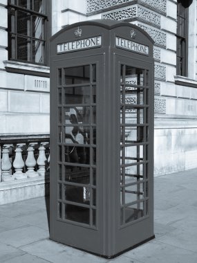 Londra telefon kulübesi