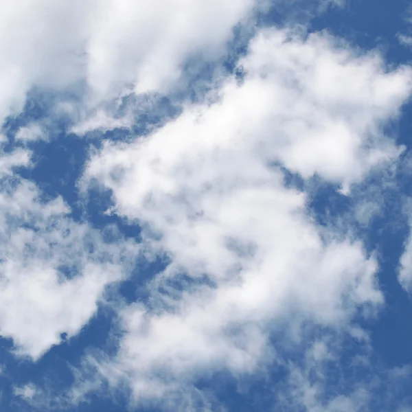 Céu azul com nuvens — Fotografia de Stock